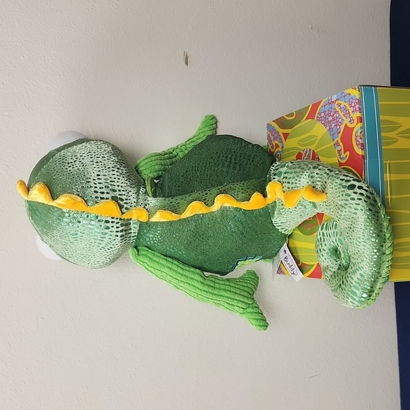 NIB, Scentsy Buddy Authentic Kids. Carl the Chameleon. - Picture 6 of 16